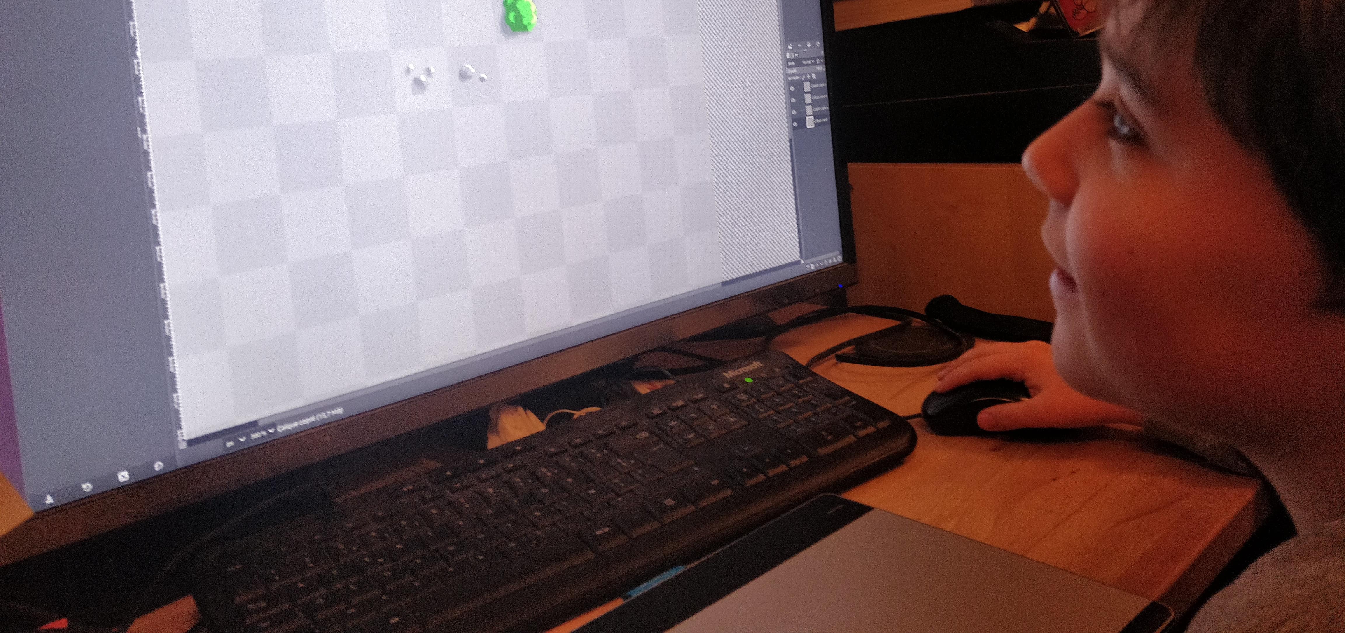 Clément dessine sur GIMP