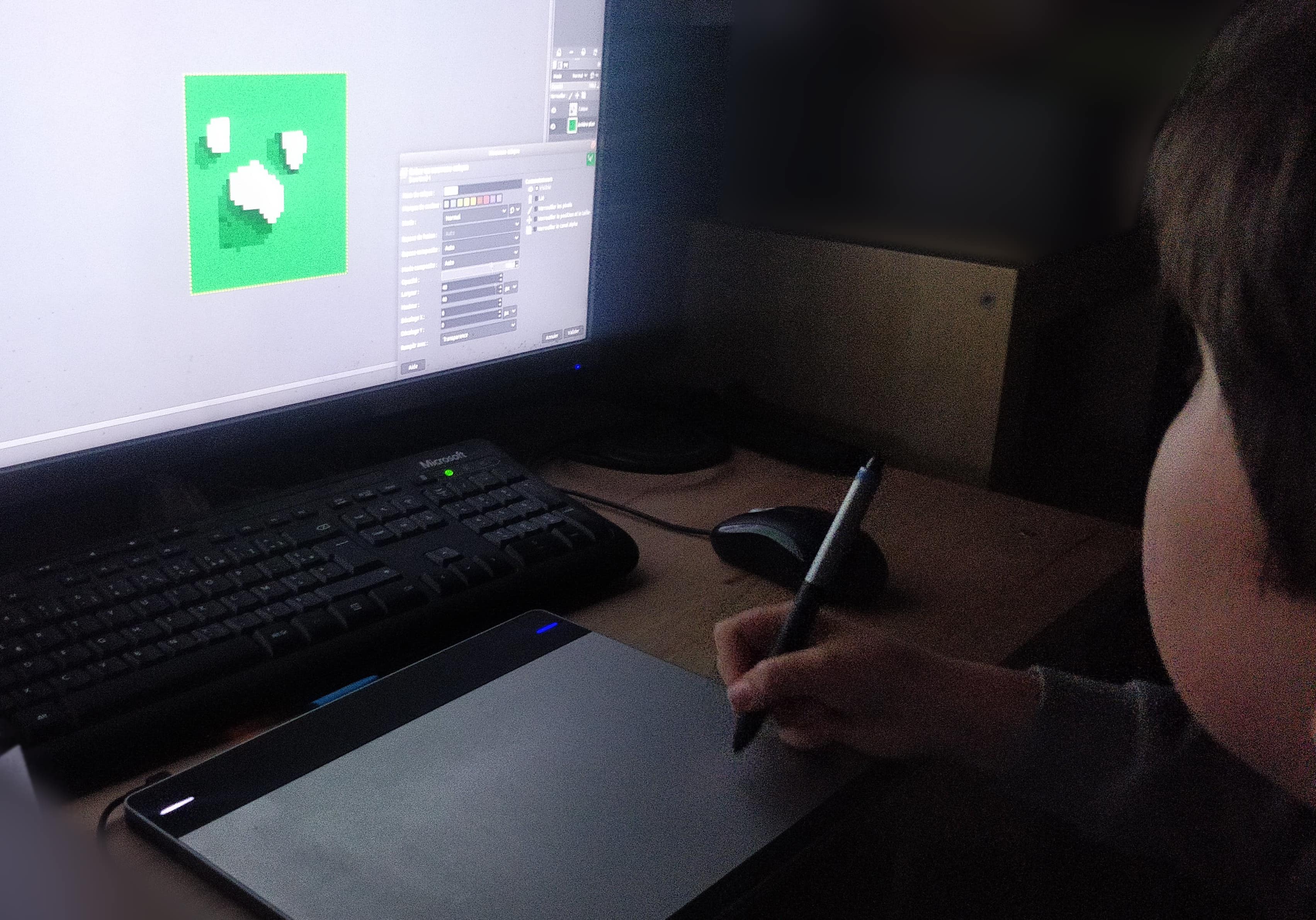 Clément dessine sur GIMP